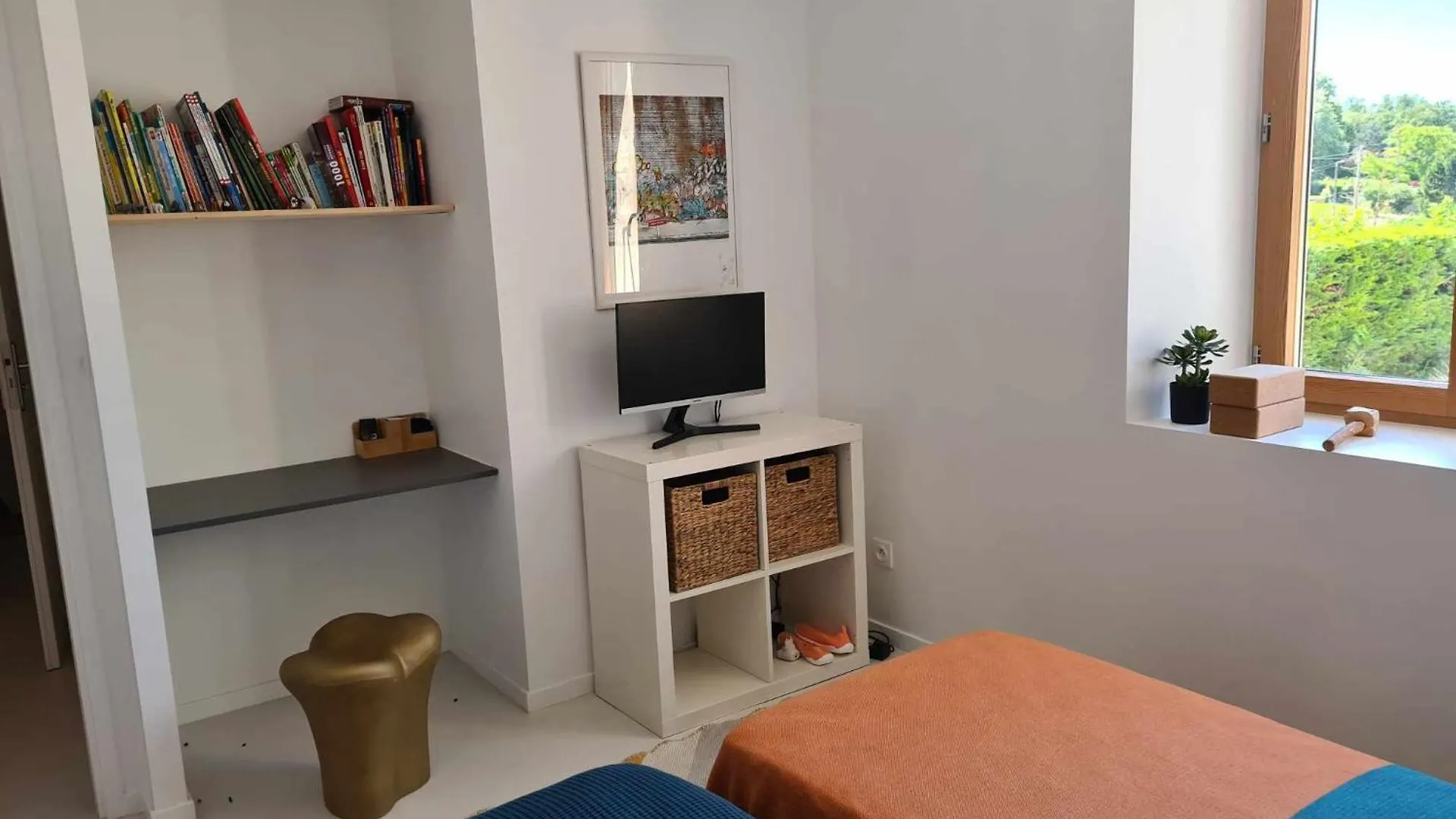 La Maison Des Remparts Clerieux Holiday home